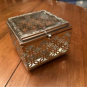 Cynthia Rowley Mirrored Glass Jewelry Trinket Box Silver Filigree